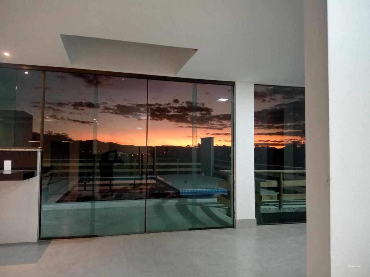 Recanto Brenda - Casa Luxo Capitolio Com Vista Pro Lago, Escarpas E Morrochapeu Exteriör bild
