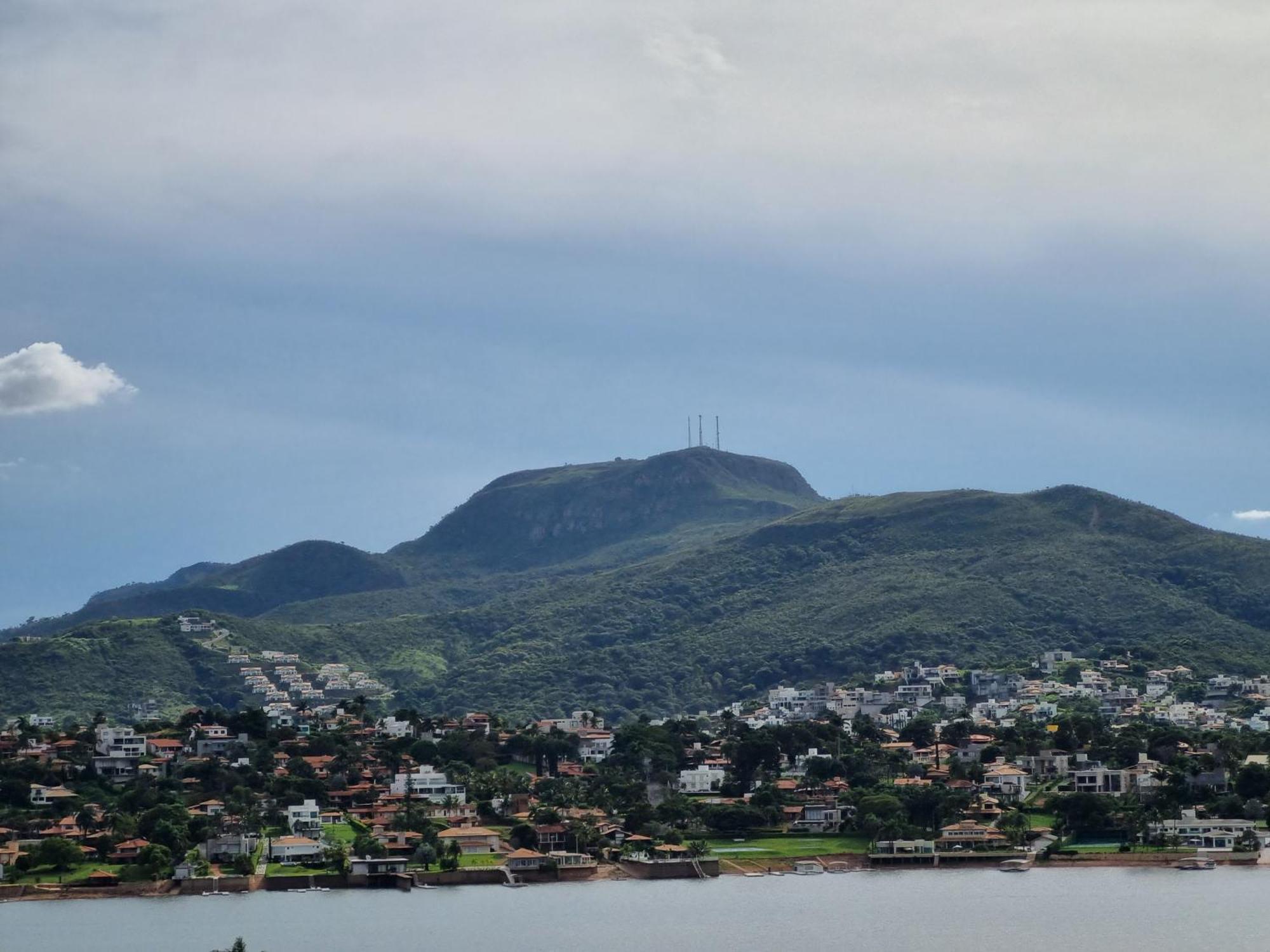 Recanto Brenda - Casa Luxo Capitolio Com Vista Pro Lago, Escarpas E Morrochapeu Exteriör bild