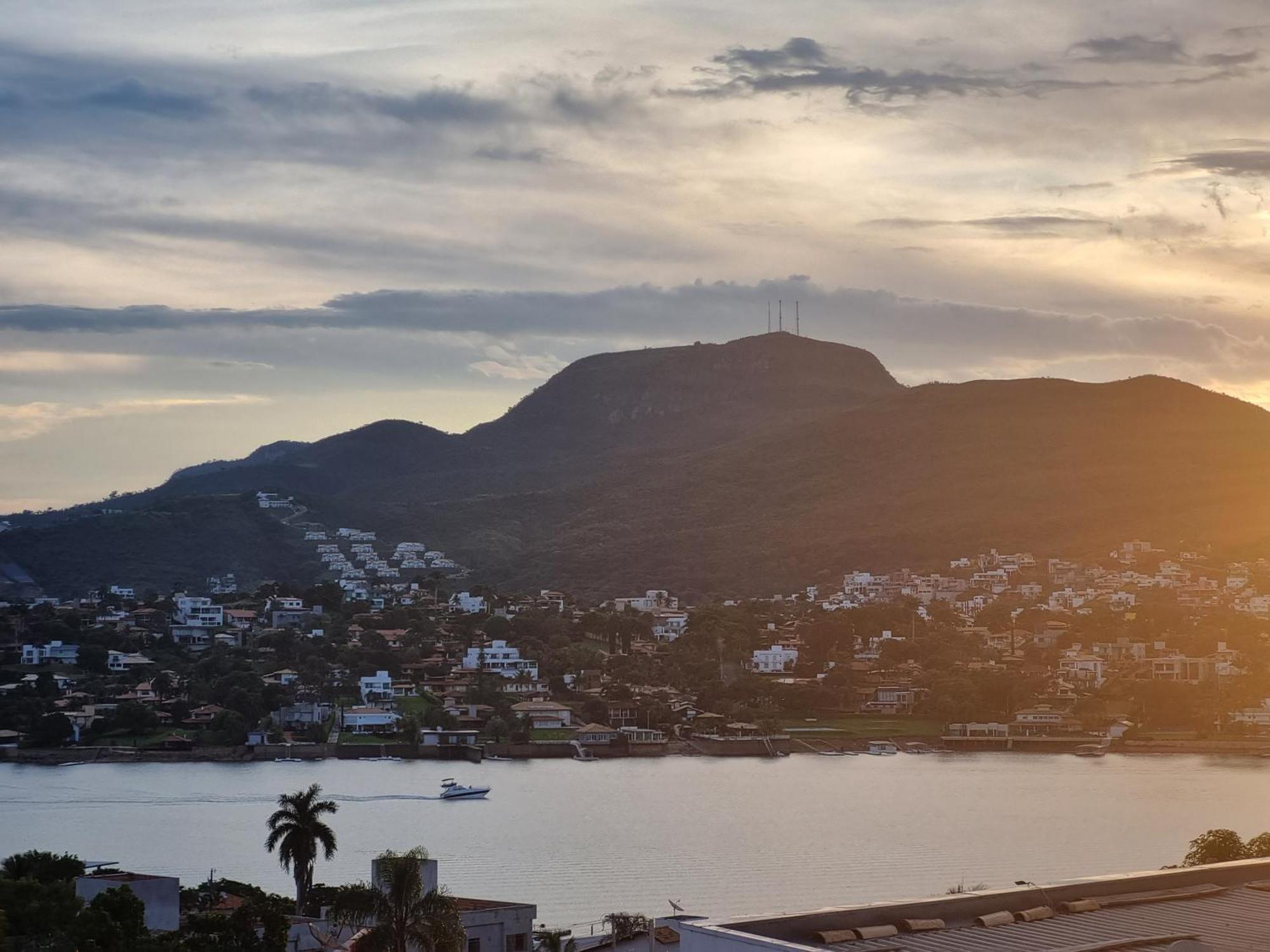Recanto Brenda - Casa Luxo Capitolio Com Vista Pro Lago, Escarpas E Morrochapeu Exteriör bild